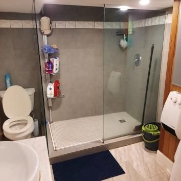 1 1/2 à louer au sous-sol avec entrée indépendante. 740 $/mois. Chauffé, éclairé, Wi-Fi et parking déneigé inclus. Non fumeur. Disponible en Avril. - Photo 3