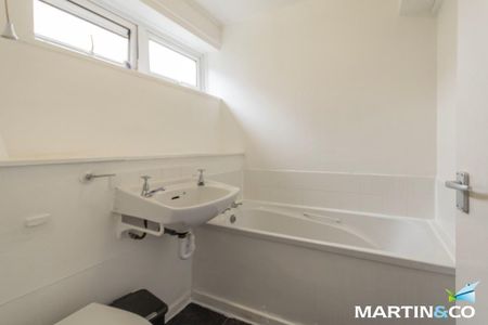 1 bedroom ground floor maisonette to rent - Photo 5