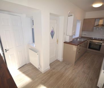 3 bedroom terraced house to rent - Photo 2