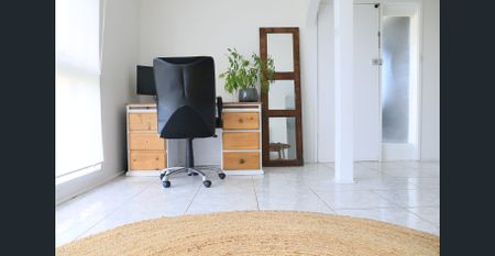 Bright and Spacious 3-Bedroom Home in a Quiet Court - Photo 5