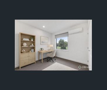 SPACIOUS AND ELEGANT 3 BEDROOM TOWNHOUSE - Photo 5