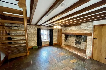 High Street - Photo 3