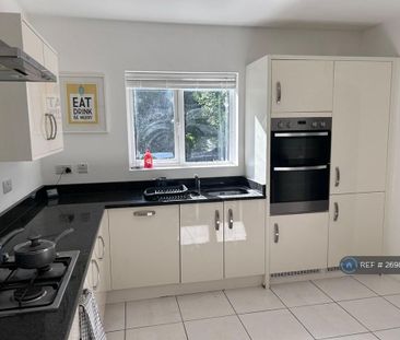 1 bedroom in a house share to rent - Photo 3