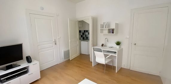 Location Appartement 1 pièce 14m² - Photo 2