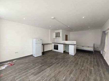 Studio Flat, Selhurst Road, SE25 - Photo 2
