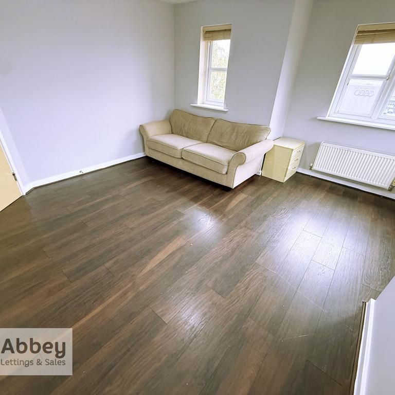 2 bedroom flat to rent - Photo 1