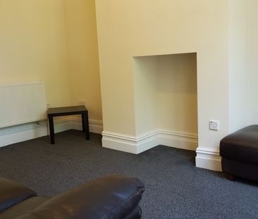 6 Stanley Terrace, Flat 1, Preston - Photo 2