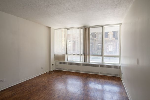 1975 Maisonneuve Blvd West - Photo 1