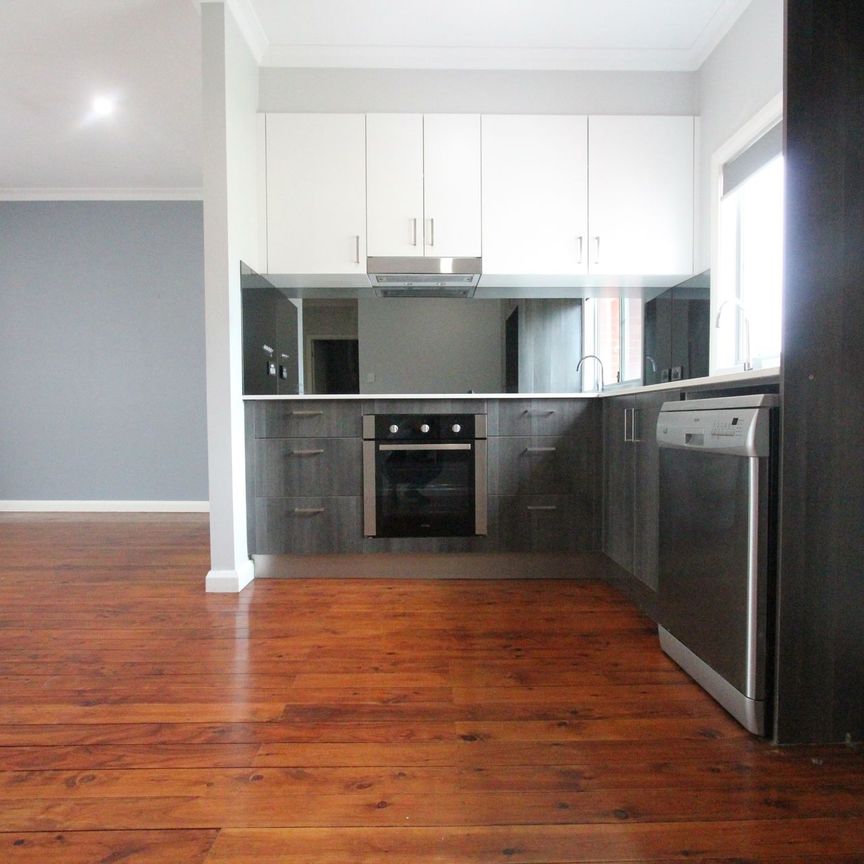 Close to M5&sol;M7 Motorway & Liverpool CBD - Photo 1