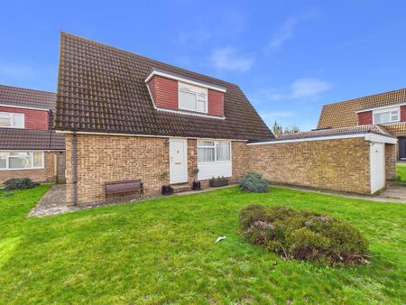 3 bedroom detached house to rent - Photo 2