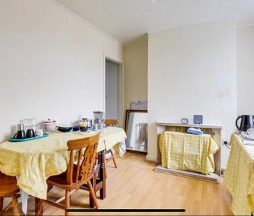 2 Bed Semi-Detached House, Holland Street, NG7 - Photo 3