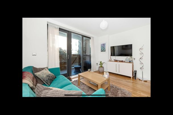 2 Bed Flat, Centenary Heights, SE10 - Photo 1