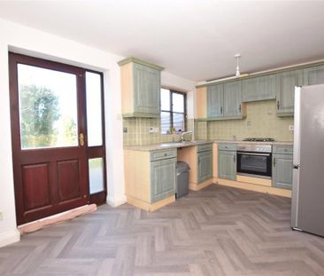 2 bedroom semi-detached house to rent - Photo 6