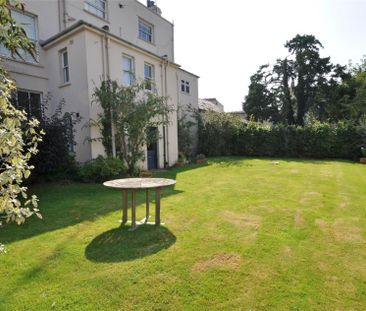 Montpellier Parade, Cheltenham, Gloucestershire - Photo 2