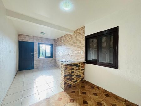 Casa com 4 quartos e 200m² para alugar em Boa Vista, Novo Hamburgo. - Foto 4