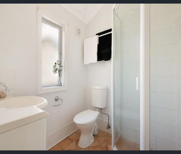 RENOVATED HOME IN LEAFY ASCOT AVENUE - Photo 4