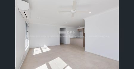 As new four bedroom duplex - Photo 2