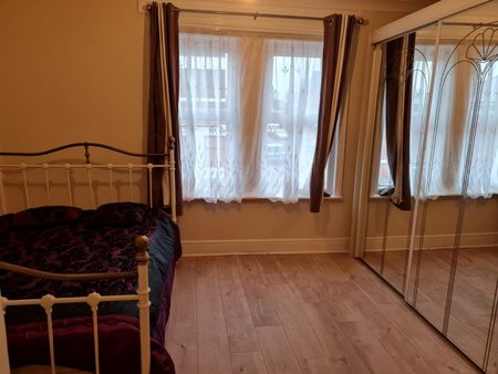 Room in a Shared House, Imperial Avenue, SO15 - Photo 2