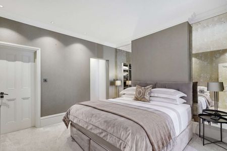 This exceptional three-bedroom, three-bathroom apartment offers a beautifully designed living space. - Photo 4