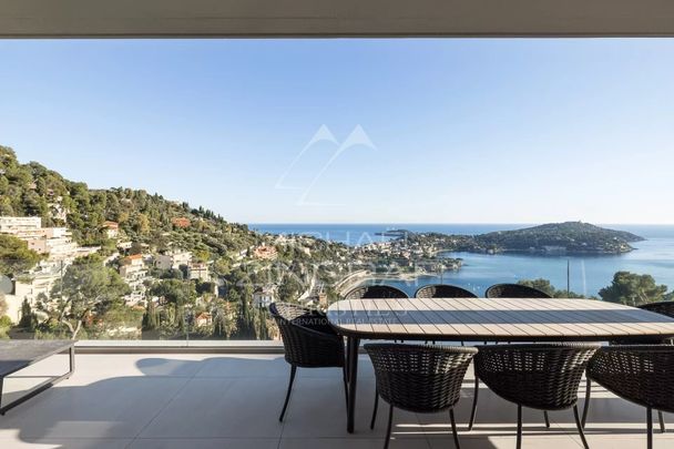 Villefranche-sur-Mer - Luxueuse villa contemporaine avec vue mer spectaculaire - Photo 1