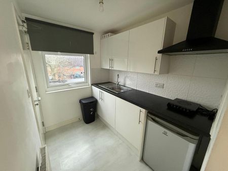 Studio to rent - Photo 5