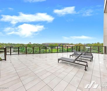 Luxury and Spacious (100sqm) 2 Bed in THE LENNOX with River Views - Photo 6