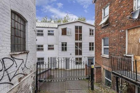 Wye River Studios, Buckinghamshire, HP11 - Photo 3