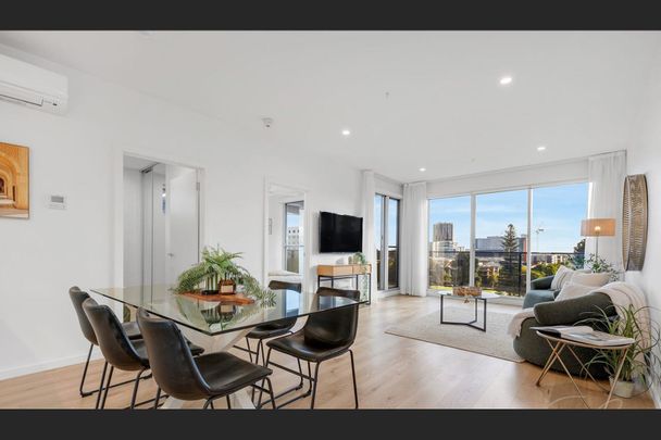 Apartment living in the best square of Adelaide! - Photo 1