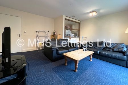 3 Bedroom Apartment for rent in Station Approach - Photo 4
