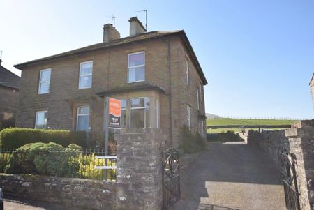 3 bedroom semi-detached house to rent - Photo 2