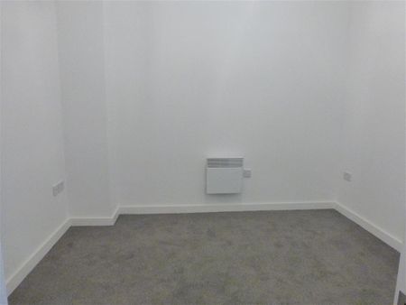 PETERBOROUGH - Photo 3