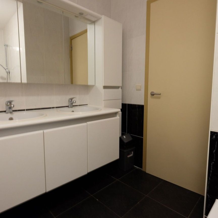 Leuk één slaapkamerappartement met autostaanplaats te huur - Foto 1