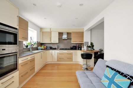 4 bedroom townhouse to rent - Photo 5