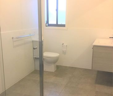 Modern 3 Bedroom Townhouse - Photo 6