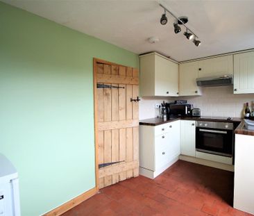 2 bedroom semi-detached house to rent - Photo 4