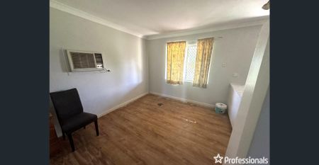 WALK TO ARMADALE SHOPPING CENTRE AND TRAIN STATION! - Photo 5