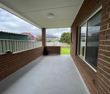 MASSIVE SIZE LUXURY DUPLEX READY TO MOVE IN - Photo 6