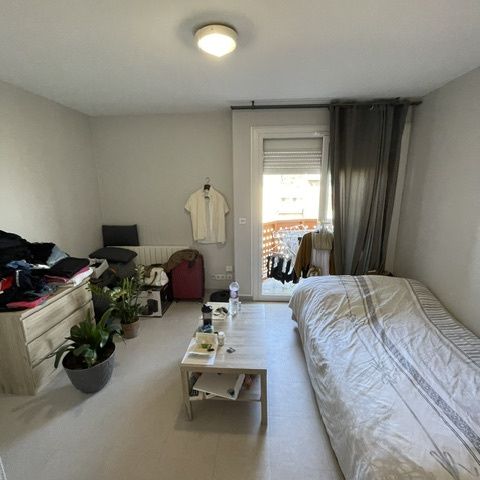 Location Appartement 1 pièce 20m² DEVILLE LES ROUEN 76250 - Photo 1