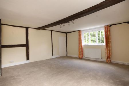 6 bedroom semi-detached house to rent - Photo 3