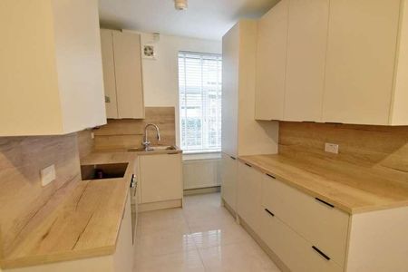 Market Street, Tottington, BL8 - Photo 3