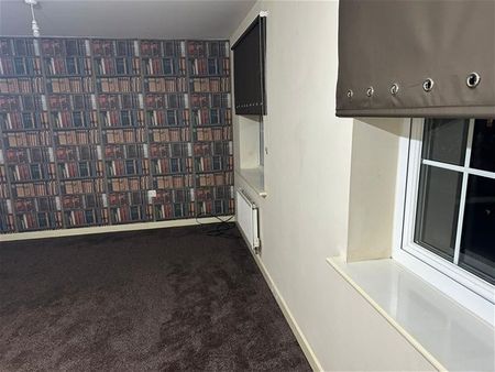 Britannia Crescent, Huddersfield - Photo 2