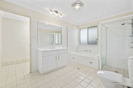 Ideal Family Home � Walk to Marayong Station - Photo 2