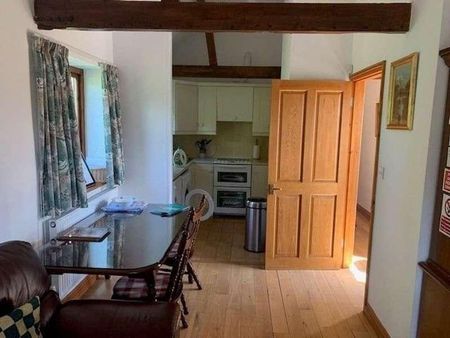 Saxlingham Thorpe, NR15 - Photo 2