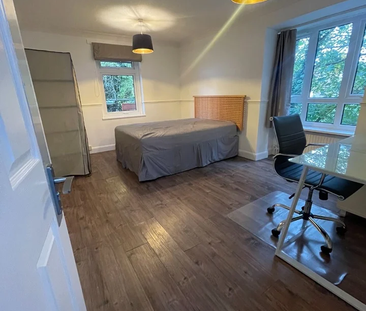 3 bedroom apartment to rent - Photo 3