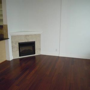 Spacious 1 bedroom Unit in Downtown! - Photo 2