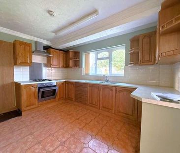 Worcester Road, Netherton, DY2 - Photo 5