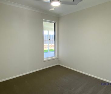 Stylish Four Bedroom Home in Southlakes Estate - Photo 5