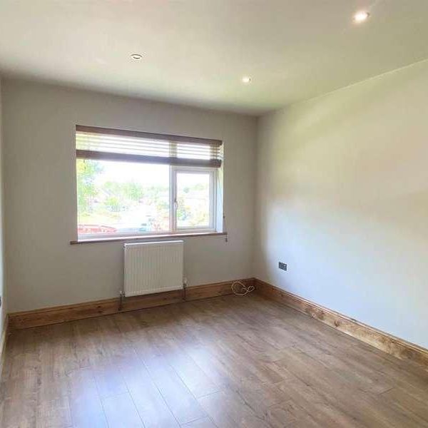 Featherstone Crescent, Shirley, Solihull, B90 - Photo 1