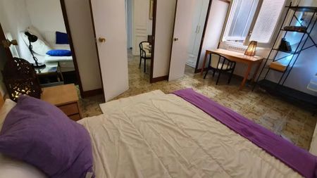 La Rambla, Barcelona, Catalonia 08002 - Photo 5