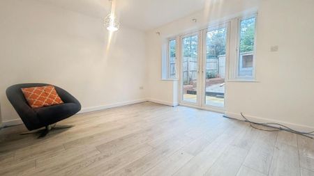 2 bedroom semi-detached house to rent - Photo 5